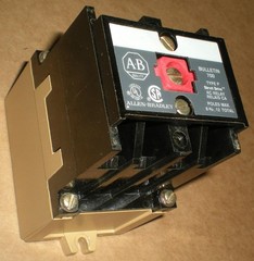 ELECTRICAL ALLEN BRADLEY AB 700-PT200A1 700-P NEMA CONTROL RELAY PNEUMATIC TIMER