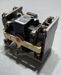 Sylvania 5UK2 Bulletin 7305 Type PM A.C. Relay 2 Contacts 600V