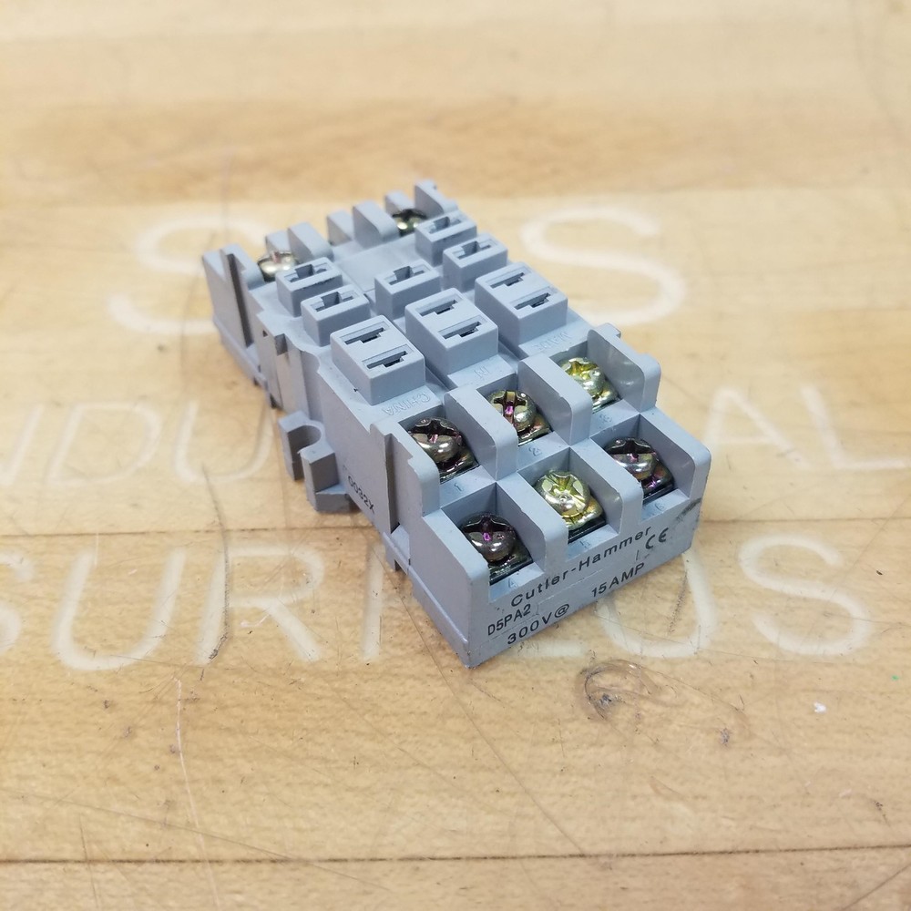Cutler Hammer D5PA2, 300V, 15Amp, Relay Socket – USED