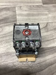 Allen Bradley 700-P400A1 110 VAC Relay 700P400A1 Ser E #146D102PR5