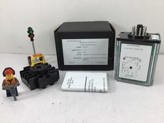16VMA1B0OVOV – WARRICK CONTROLS – 16VM W/11 PIN DIN MT SOCKET -*NEW OLD STOCK!!*