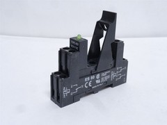245641 New-No Box; Custom Connectors ES50 Relay Socket 8-Pin; 2-Pole; 12A; 300V
