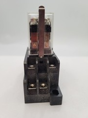 Omron LY2 Plug-in Relay 10A Coil 110/120V DPDT 8-Pin With 19Y4YT Socket Base