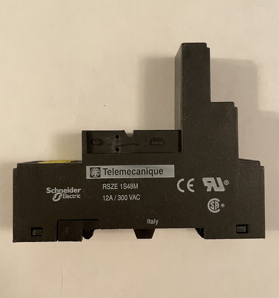 TELEMECANIQUE SCHNEIDER RSZE 1S48M Relay Base