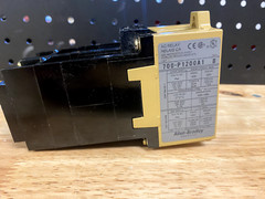 Allen Bradley 700-P1200A1 Ser B Control AC Relay