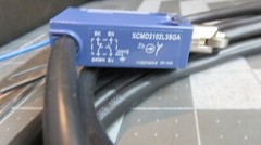 Telemecanique Osiswitch XCMD2102L3SGA Limit Switch SPDT 1 NC / 1 NO 15-240 VAC