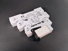 Lot Of 8 – Allen-Bradley 700-HLT12 terminal block relay with a 700-TBR224 base