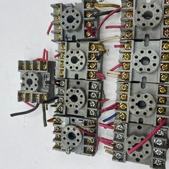 DAYTON 5X852M RELAY SOCKET 300V 15A/600V 10A 8-PIN QTY:1 ⭐