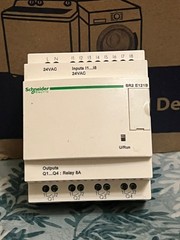 Schneider Electric Zelio SR2E121B Smart Relay PLC 24VAC 8A DIN Rail Controller