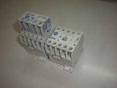 Lot of (2) AB 700-M400 Ser A Contactors w/(1) 195-MA11 – 115VAC Coils – Test OK