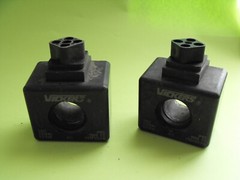 Vickers 617476.Solenoid Valve Coil.220VAC/50HZ.700/105VA.IP65.(LO2PCS).NEW.