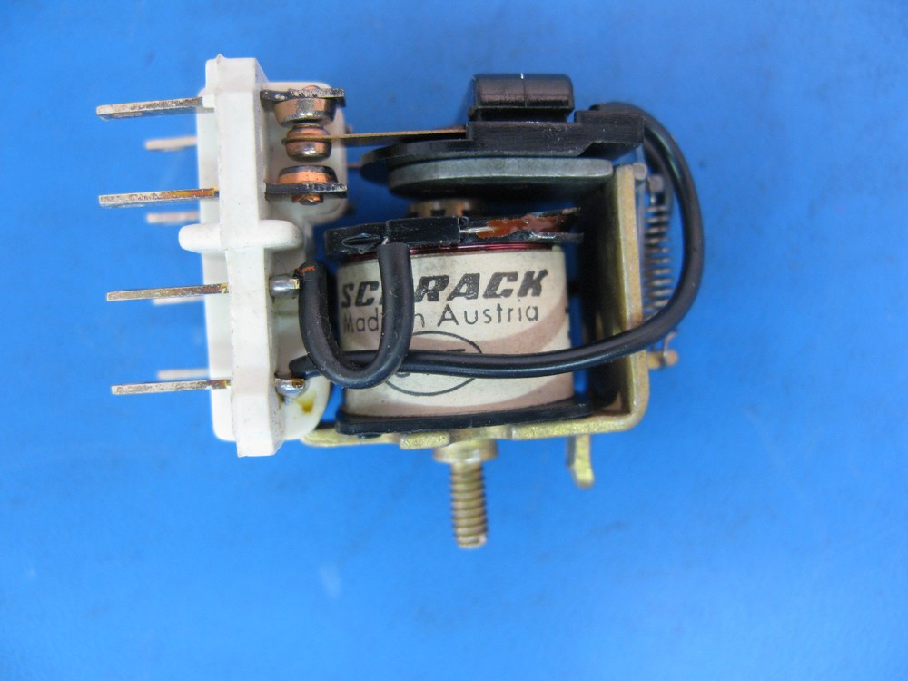 SCHRACK “OVE” RELAYS RL-230-006 8 A ~/250V AC. 32 Ohms,