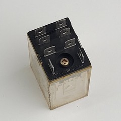 Omron LY1 24 VDC Coil Relay W/2-M4X12 Base 24 VDC Coil – USED