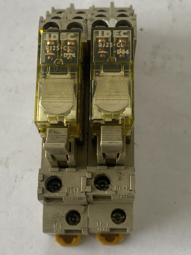 Lot Of 2 Idec RJ25-CL-D24 General Purpose Relay With Socket Base