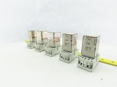 Allen Bradley 700-HA33Z24 Ser D 700-HN101 Ser C Relays And Sockets Lot Of 5