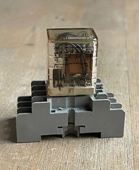 SQUARE D 8501 RS4 SER B RELAY 120V 14 PIN WITH 8501 NR45 SOCKET BASE