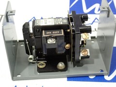 Allen Bradley 700-C111A2 Type C AC Relay Enclosed 24V/60CY 2 Pole NEMA 1