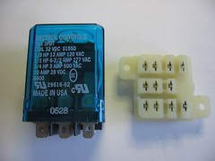 Deltrol 166 3PDT General Purpose 11 Blade Relay with 32 vdc Coil & Solder Base