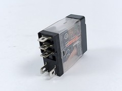 Schneider Electric RXG12BD Interface Relay Plug, 7 Pcs Batch