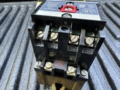 New Old Stock Open Allen Bradley 700-P400A1 Control Relay 110-120V