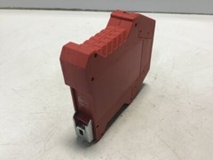 ALLEN BRADLEY Guardmaster Safety Relay 440R-N23126 SER C Used #129385