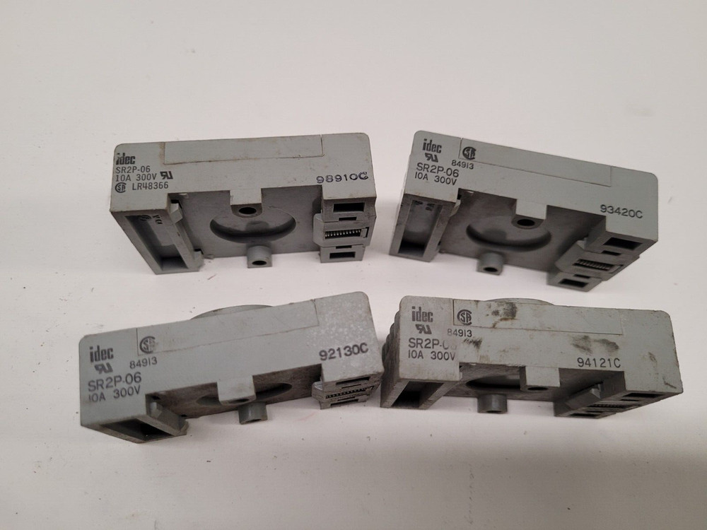 IDEC SR2P-06 SOCKET RELAY ADAPTER (lot 4)
