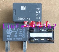 2pcs used GM 13502754 Relay 4 pin