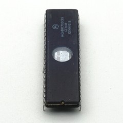 Motorola MC68HC705C8S 8-Bit Microcontroller Unit CDIP40 x 1PC