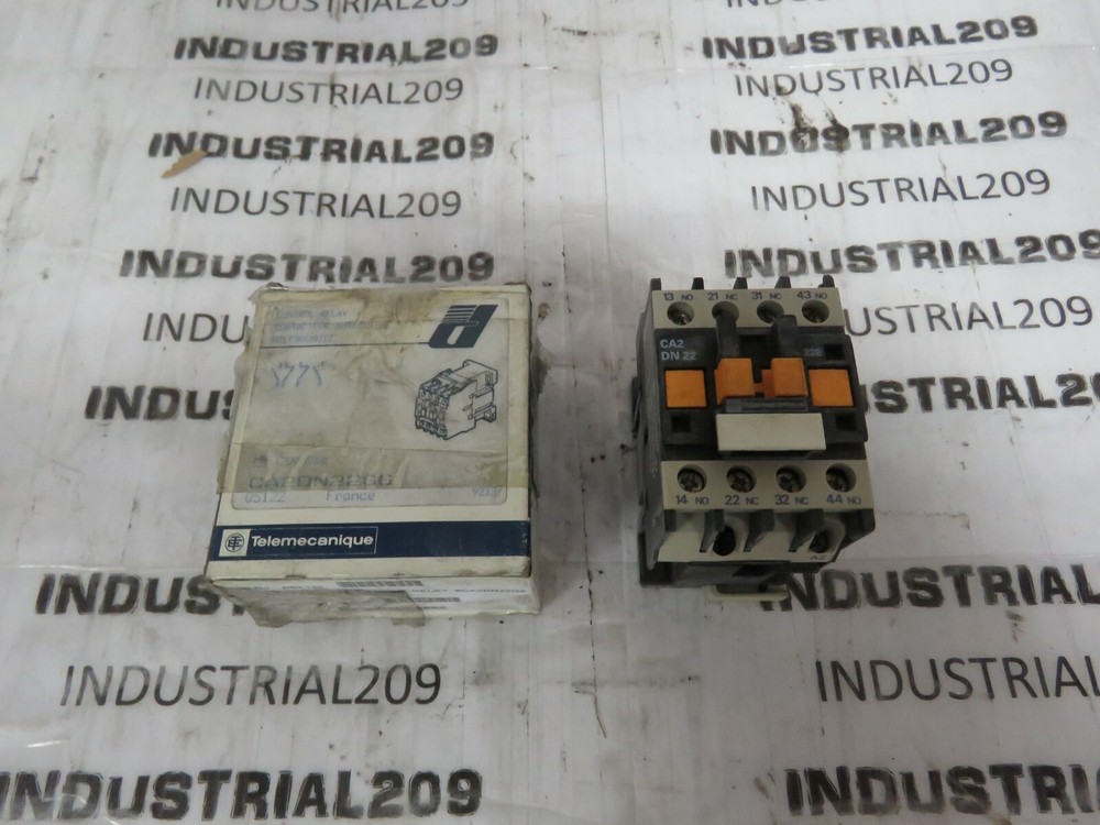 TELEMECANIQUE CONTROL RELAY CA2DN22 NEW IN BOX