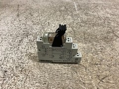 Schrack RCL424024 24 VDC Coil Solid State Relay w/ Base 8533771001 PXS 35 (TSC)