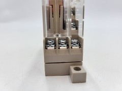 Omron G7SA-2A2B Plug-In Relay 6A 250VAC Coil 24VDC with P7SA-10F-ND Socket Base