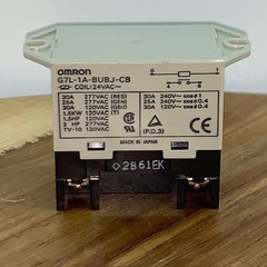 Omron G7l-1A-Tubj-Cb-Ac24 Top Flange, Enclosed Power Relay, Square, 30 A