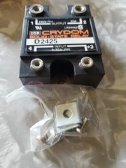 NEW For Crydom D2425 SSR Solid State Relay Output 240VAC 25A Input 3-32VDC US