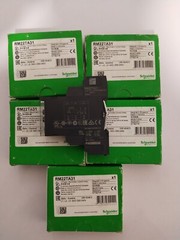 Schneider Electric RM22TA31 Zelio Control 3-Phase Control Relay