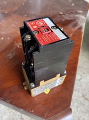 Allen Bradley AC Control Relay 700-PK800A1 Series B 110/120V Coil FAST SHIPPING