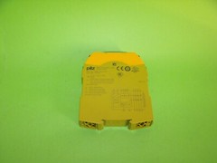 PILZ PNOZ S4.SAFETY RELAY.24VDC.3N/O.1N/C.750104.YOM2015.USED