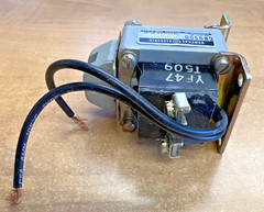 General Electric CR9500A101A2A Solenoid 115V Pull Type End Mtg **NEW in BOX**