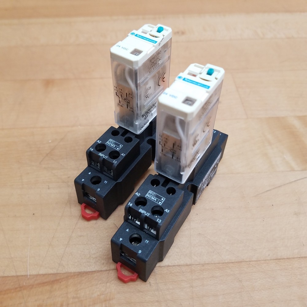 Telemecanique Schneider RPM12BD Relay, 24VDC, 15 Amp, 250VAC – USED