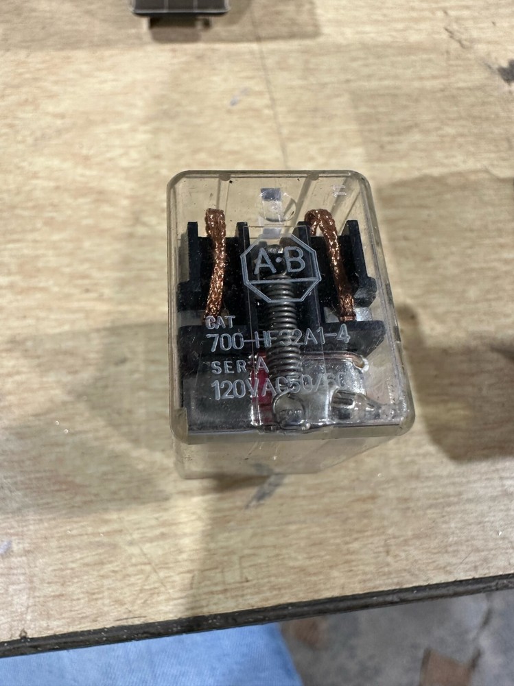 ALLEN BRADLEY 700-HF32A1 RELAY W388