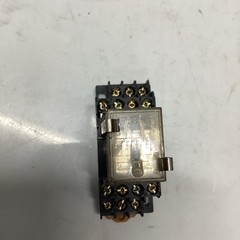 Industrial Plug-In Relay w/ Socket 0697W1 U-538