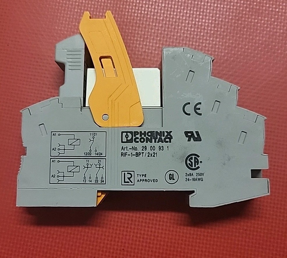 PHOENIX CONTACT RELAY 24V 2961215 12 – 24V DC BASE RIF-1-BPT/ 2X 21 2900939 New