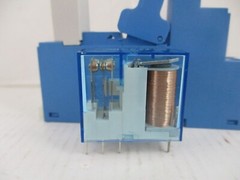 FINDER 95.05 RELAY SOCKET WITH RELAY 40.52 8 AMP/ 250 VOLTS/ 24VDC