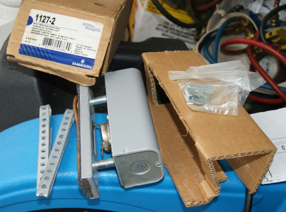 EMERSON 1127-2 AQUASTAT CONTROLLER