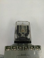 DAYTON 3X742E 120 V 10 A 50/60 HZ RELAY W/ SOCKET 6X156E BASE 10A 300VAC(7C2UP