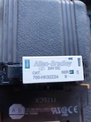 Lot of 5 pieces ALLEN BRADLEY 700-HK32Z24 B RELAY with 700-HN122 SER A BASE
