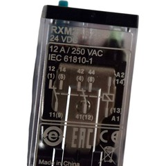 Schneider Electric RXZE2S108M Socket & RXM2AB2BD Relay 24VDC 12A 2C/O