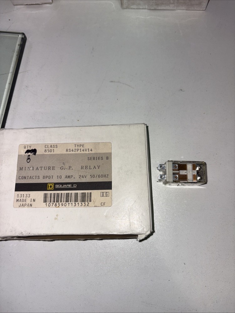 Square D RS42P14V14 Miniature Relay DPDT 10A 24V AC Series B Lot of 8 New