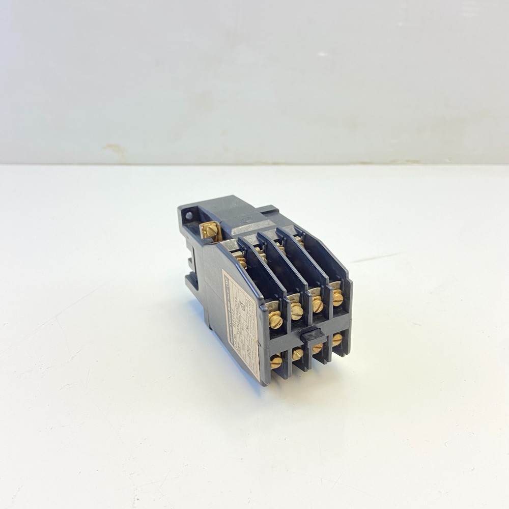 WESTINGHOUSE BF62F CONTROL RELAY STYLE 765A190G01 6NO-2NC 10A 300AC120V COIL