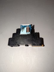 NEW GENUINE ALLEN-BRADLEY 700-HN121 SER A RELAY BASE W/ 700-HK36Z24 SER B RELAY