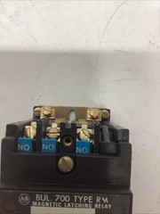 Allen-Bradley 700-RM300A1 Series B Magnetic Latching Relay V-321